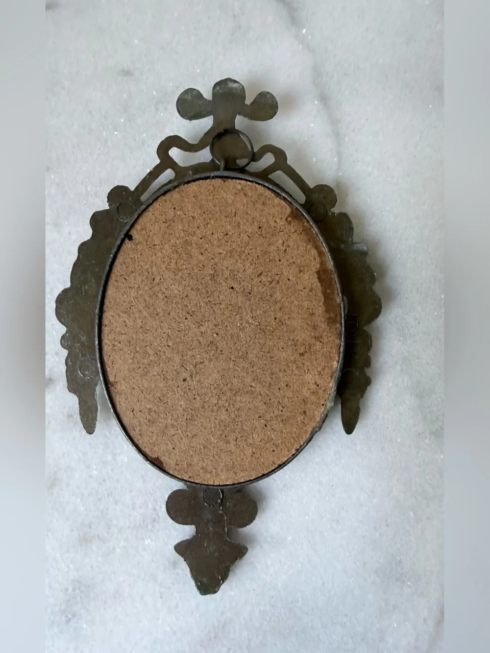 N/A decorative oval